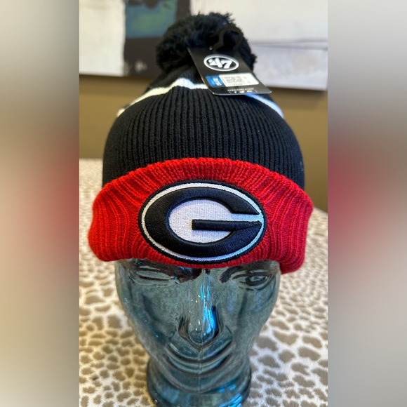 NWT UGA Georgia Bulldogs Pom Beanie with Logo~OS~Black w White Stripe~$35 - Picture 2 of 11